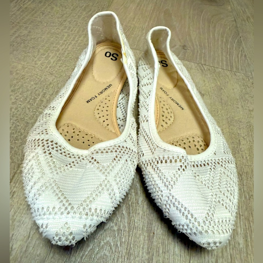 SO Elegant White Memory Foam Women's Flats